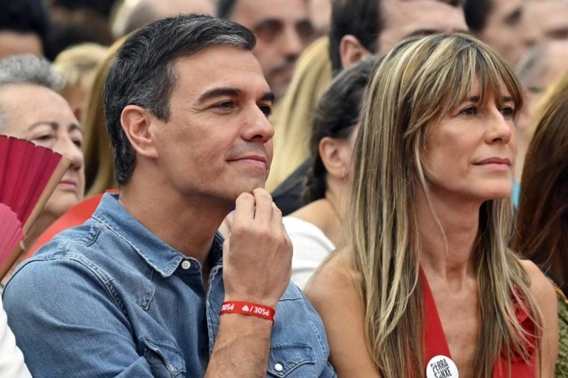 Pedro Sanchez et sa femme Begoña Gómez (Photo AFP)