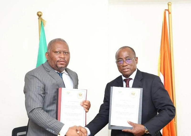 Le ministre ivoirien de l’Enseignement technique, de la Formation professionnelle et de l’Apprentissage, Koffi N’Guessan et homologue congolais de l’Enseignement technique et professionnel, Ghislain Thierry Ebomé