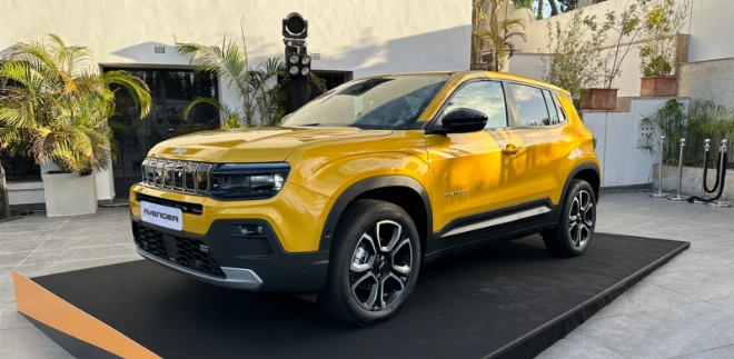 La nouelle Jeep Avenger e-Hybrid version Altitude.
