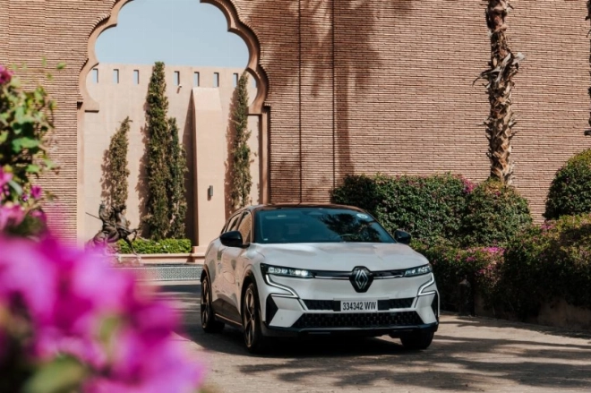 Nouvelle Renault Megane E-Tech 100% électrique embarque un moteur nouvelle génération 220 ch .
