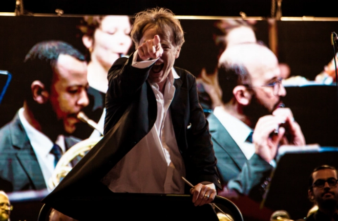 Le chef d'orchestre Olivier Holt sera à la baguette du concert immersif Inside.