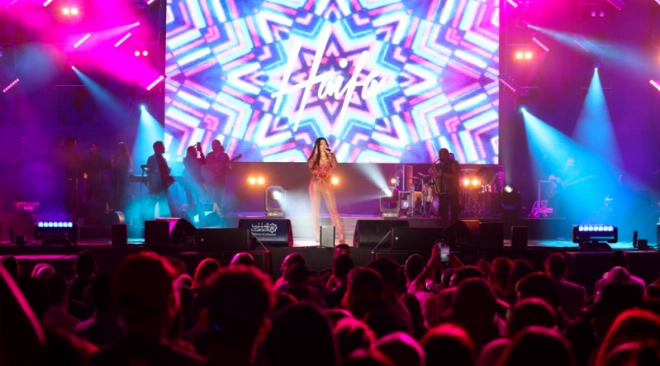 La star libanaise Haifa Wahbe enflamme la scène Nahda.