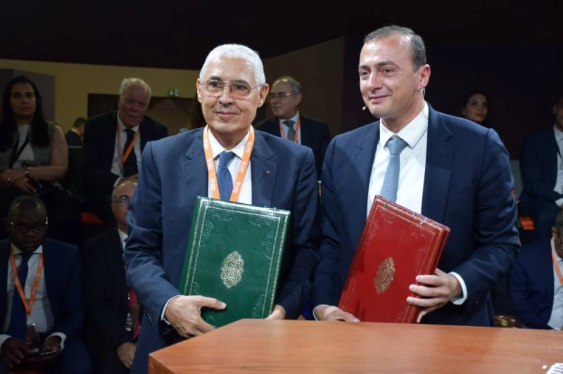 Mohamed El Kettani, président-directeur général du groupe Attijariwafa Bank et Ali Seddiki, directeur général de l'AMDIE.