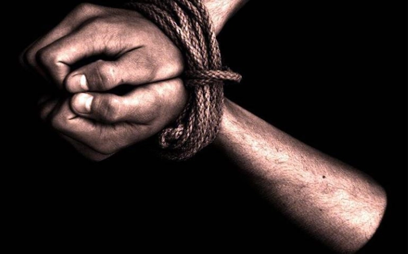 Enlevé, séquestré et sauvagement torturé