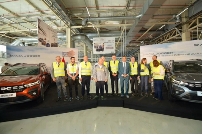 Reveal Dacia Jogger avec Ryad Mezzour, Miguel Oliver Bocquera, Thierry Charvet, Mohamed Bachiri, Miloudi Moukhariq et Denis Le Vot.