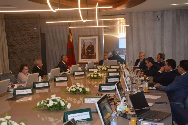 Karim Tajmouati présentant devant le président et les membres du CA les bonnes performances de l’ANFCC en 2023.
