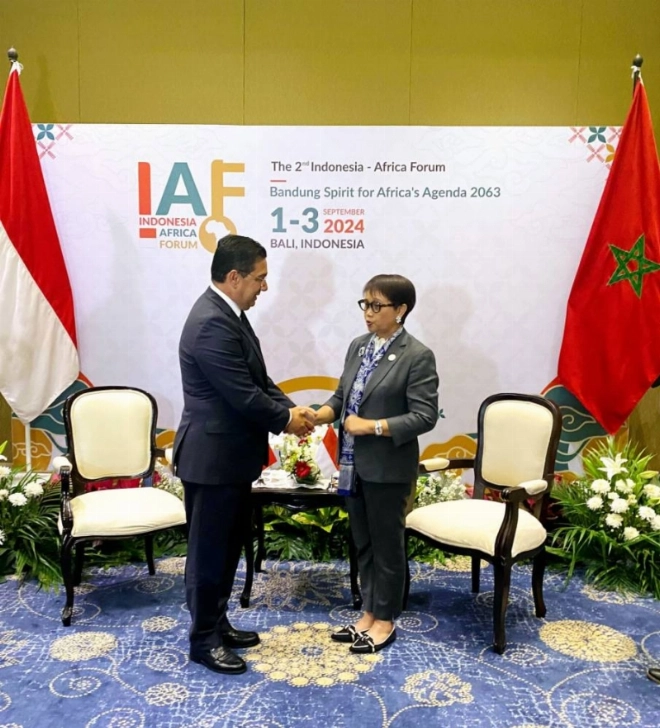 Retno Marsudi accueillant Nasser Bourita