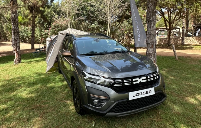 Avec ses 4,55 m de longueur, Dacia Jogger est le plus long des véhicules de la gamme Dacia.