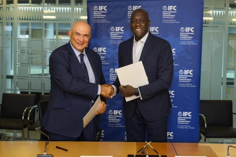 Mostafa Terrab, PDG du groupe OCP et Makhtar Diop, directeur général de l'IFC.