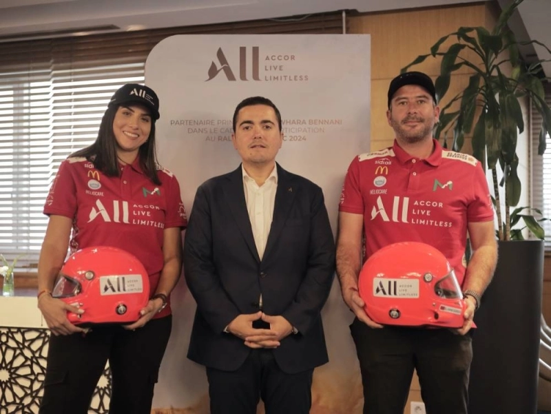 La pilote marocaine Jawhara Bennani en compagnie de El Amine Guessous et Ismail Loubaris.