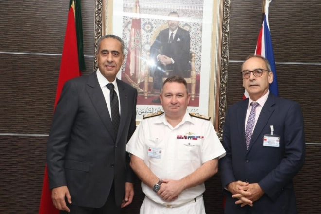 Abdellatif Hammouchi avec le Vice-Amiral Edward Ahlgren et l'ambassadeur britannique à Rabat