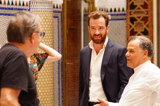 Mehdi Qotbi, président de la FNM, lors du vernissage de l'exposition Lalla Essaydi à Dar El Bacha.