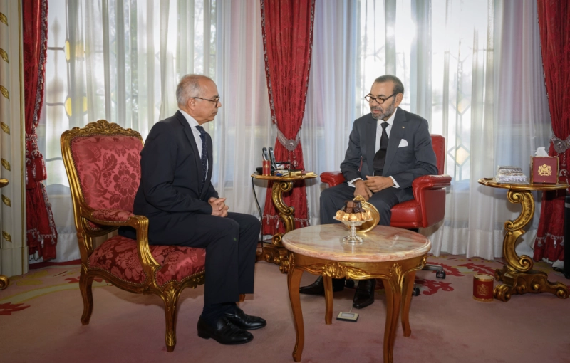 SM le Roi Mohammed VI recevant Chakib Benmoussa