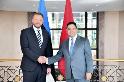 Nasser Bourita saluant son homologue estonien, Margus Tsahkna