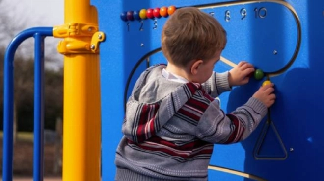 Les enfants, victimes particulièrement vulnérables au plomb