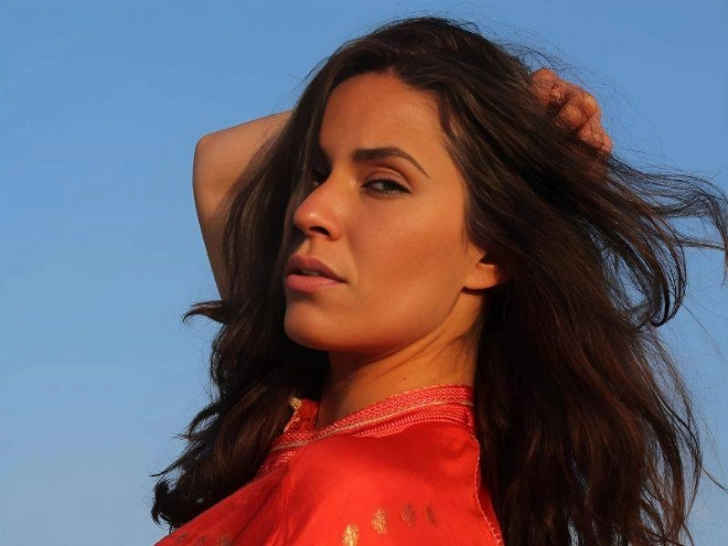 La chanteuse et compositrice franco-marocaine Nora Toutain.