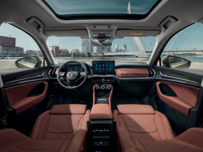 Le Virtual Cockpit et l’écran tactile de 10 pouces offrent une maîtrise totale des informations essentielles.