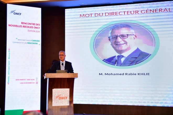 Mohamed Rabie Khlie s'adressant aux nouvelles recrues