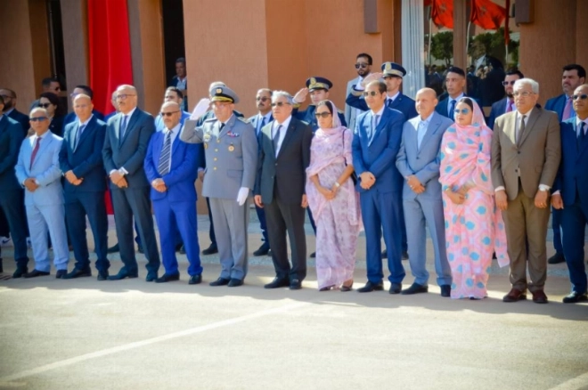 Le wali de la région de Guelmim-Oued Noun, Mohamed Najem Abhai, et la présidente de la région, Mbarka Bouaida, ont présidé la cérémonie, entourés des élus, des autorités locales et des personnalités régionales.