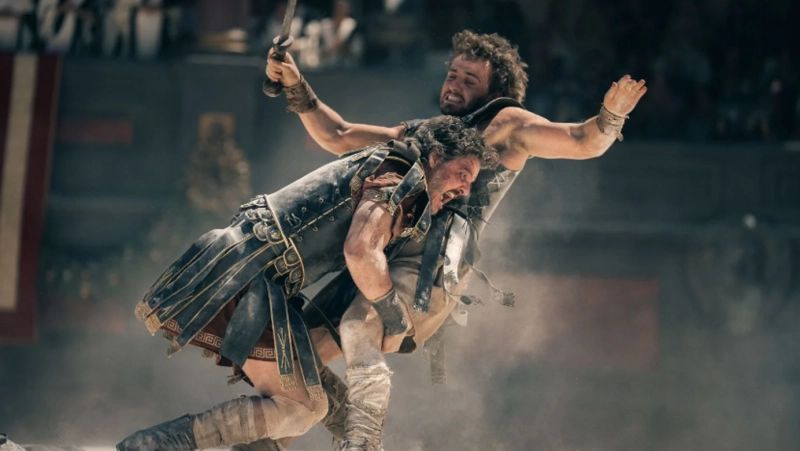 Scène de combat entre Paul Mescal et Pedro Pascal dans Gladiateur II de Ridley Scott.