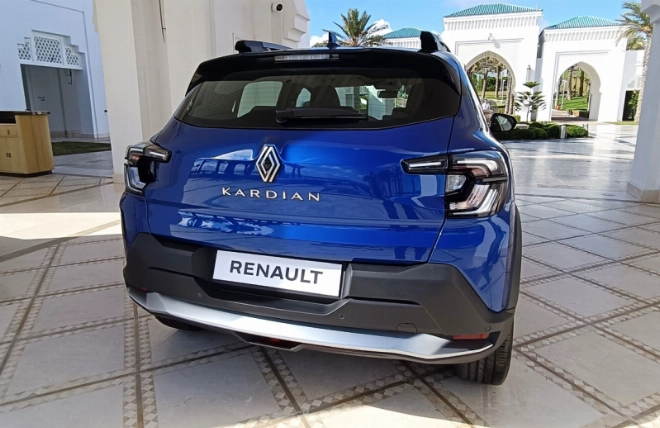 Nouevau renault Kardian affiche la nouvelle identité de la marque.