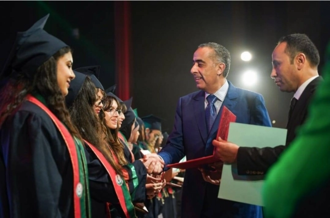 Abdellatif Hammouchi honorant l'excellence académique