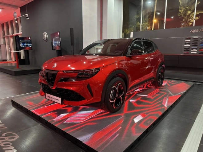 Alpha Romeo Junior est doté d'une motorisation BEV en Finition Spéciale à 490 000 DHS.