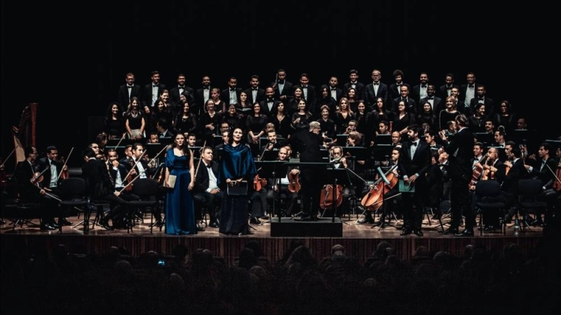 150 artistes et 4 solistes italiens interpréteront le Requiem de Verdi sous la direction d'Olivier Holt.