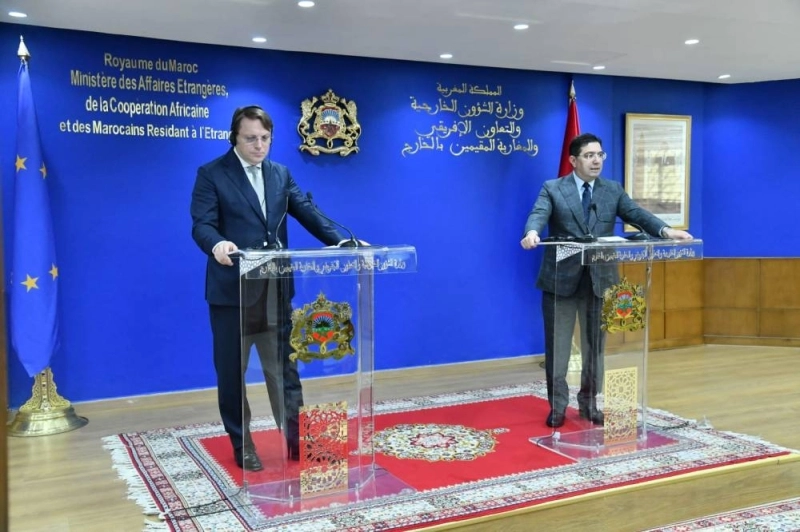 Nasser Bourita et Oliver Varhelyi lors du point de presse conjoint donné à Rabat