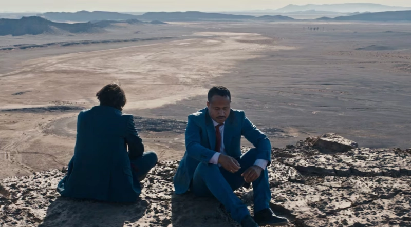 Fehd Benchemsi et Abdelhadi Taleb, dans une scène de Déserts, de Faouzi Bensaïdi.