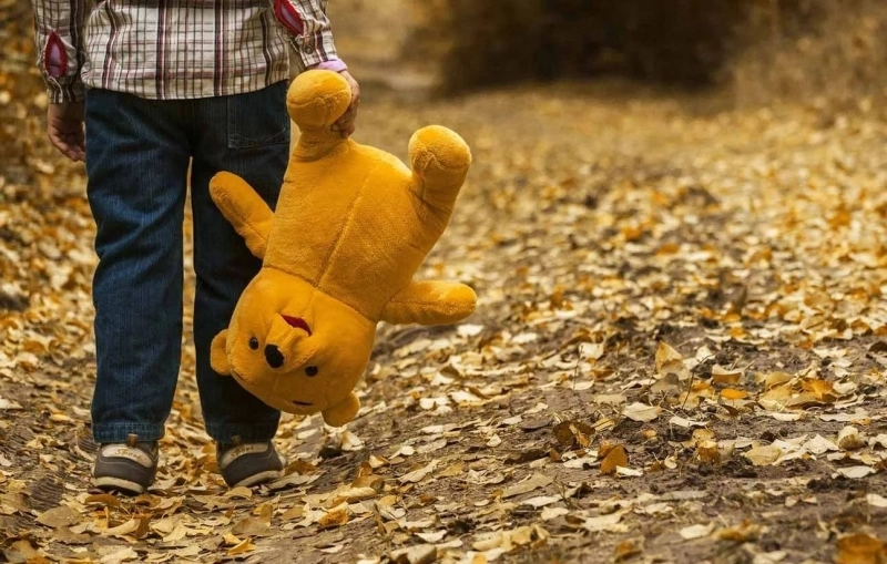 Un crâne d'enfant dans une zone isolée, plusieurs scénarios...