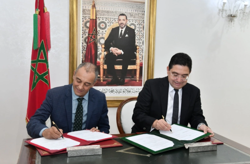 Nasser Bourita, Ministre des Affaires étrangères, de la Coopération africaine et des Marocains résidant à l'étranger, et le Président en exercice de l’UCESA, Ahmed Reda Chami