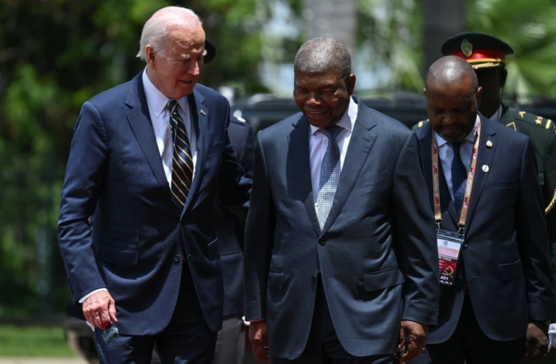Le président américain Joe Biden et le président angolais Joao Lourenço