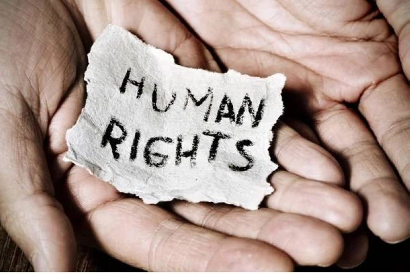 Promouvoir la culture des droits humains auprès des jeunes et des femmes
