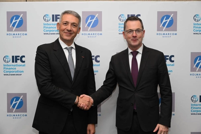 Mohamed Hassan Bensalah, PDG du Groupe Holmarcom & Sergio Pimenta, vice-président régional d'IFC pour l'Afrique.
