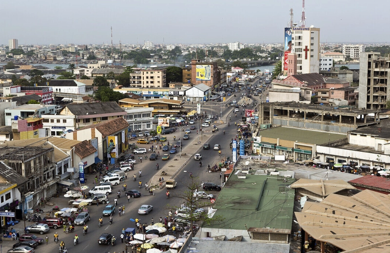 Cotonou est une grande ville portuaire située sur la côte sud du Bénin