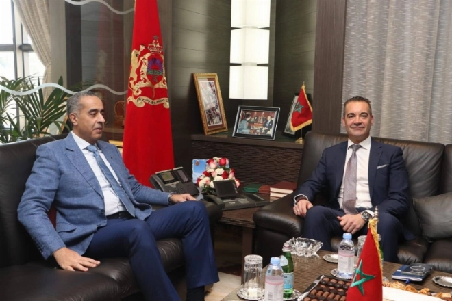Abdellatif Hammouchi s'entretenant avec Javier Antonio Suzzain Percero