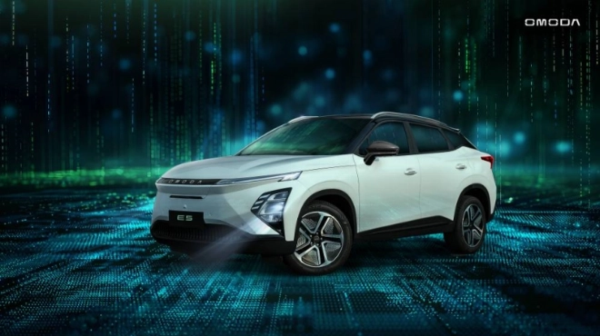 Nouveau Omoda E5 tout électrique délivre une autonomie de 430 km.