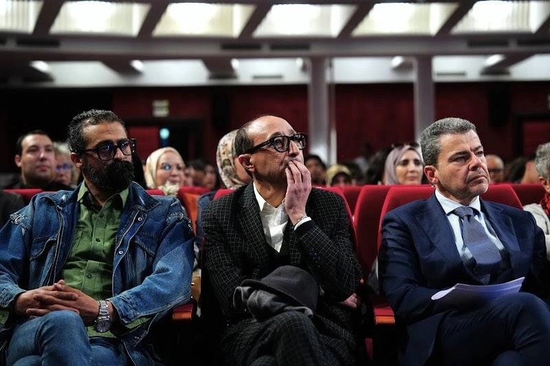 Le réalisateur Faouzi Bensaidi lors de la projection de son court-métrage The kids à Rabat.