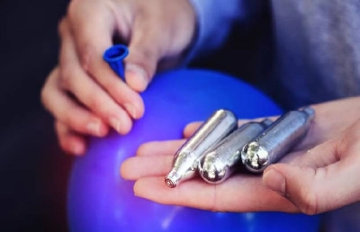 Un gaz détourné de son usage médical et culinaire pour planer