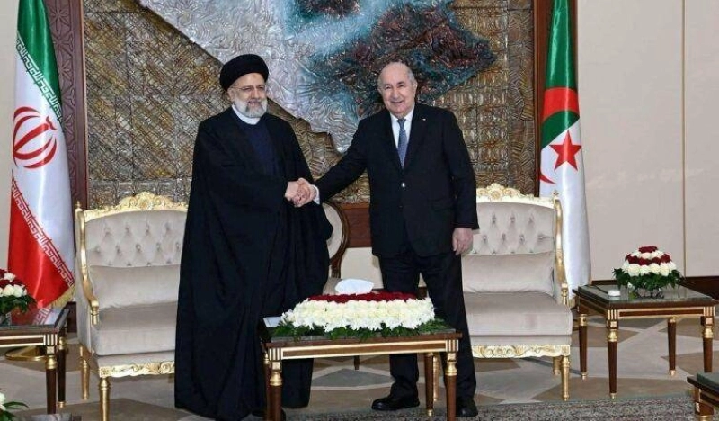 L'ancien président iranien (mort dans un crash d'avion) avec le toujours président de l'Algérie.