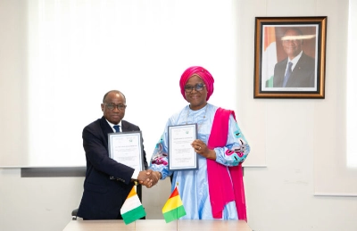 Le ministre de l'Enseignement technique, de la Formation professionnelle et de l'Apprentissage, Koffi N'Guessan, et son homologue guinéen, de l'Enseignement technique, de la Formation professionnelle et de l'Emploi, Kaba Aminata.