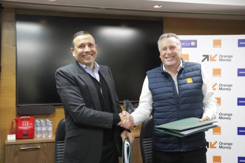 Khalid Nasr, Directeur Général Exécutif de Bank of Africa et Président du Conseil de Surveillance de Damane Cash et Hendrik Kasteel, Directeur Général d'Orange Maroc.