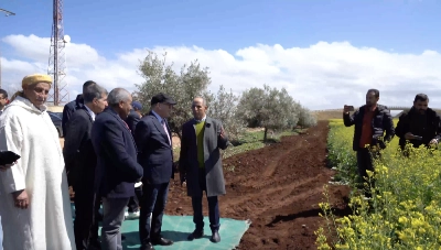 Le ministre de l'Agriculture, de la Pêche Maritime, du Développement Rural et des Eaux et Forêts, Ahmed El Bouari lors de sa visite dans l'arrière-pays de la région Fès-Meknès