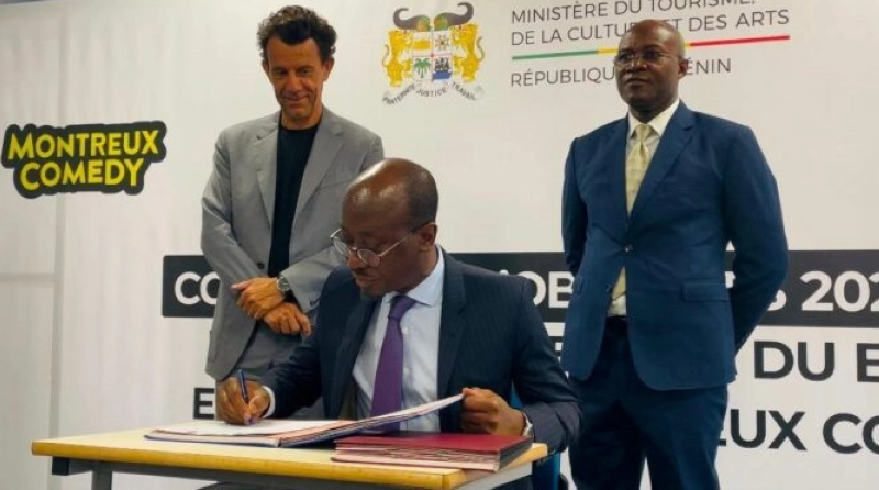 Grégoire Furrer (PDG Montreux Comedy) et Jean-Michel Abimbola, le ministre du Tourisme, de la Culture et des Arts.