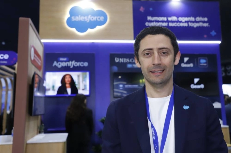 Omar Oualif, vice-président régional chez Salesforce.
