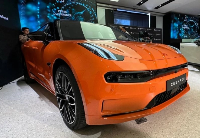 Offrant une autonomie de 620 km, la Zeekr 001 est proposée à partir de 665 000 MAD.