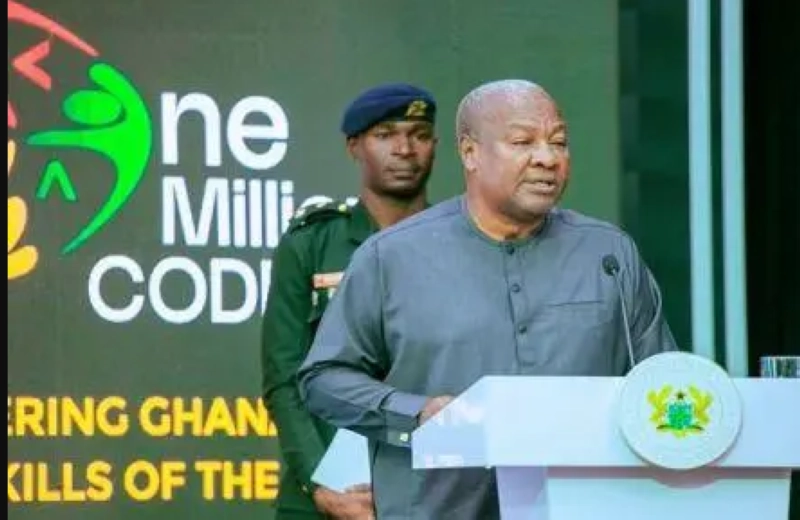 Le président ghanéen John Dramani Mahama lors du lancement à Accra du programme « Un million de codeurs »