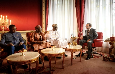 Sa Majesté le Roi Mohammed VI recevant les ministres des Affaires étrangères des trois pays de l'Alliance des États du Sahel