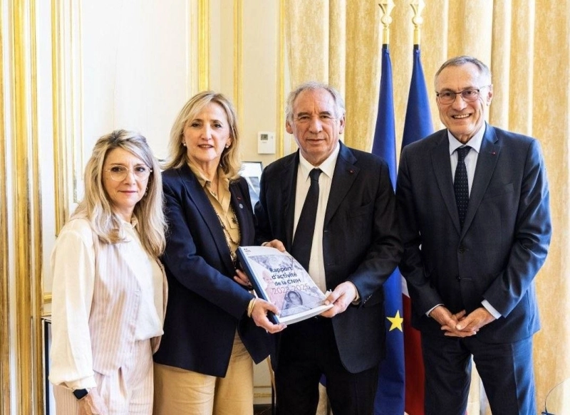 François Bayrou recevant la CNIH. Reconnaissance aux Harkis